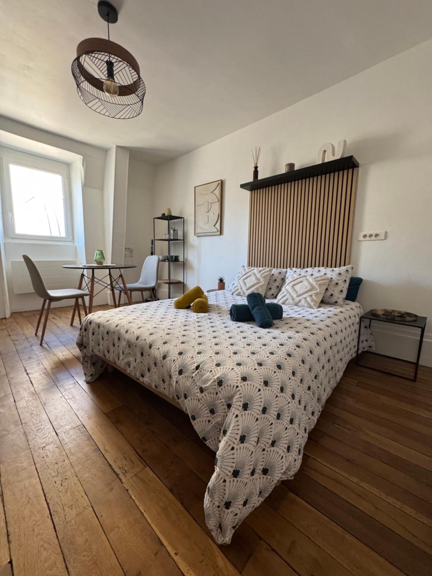 Charmant Appartement Au Coeur De Bourges Zewnętrze zdjęcie