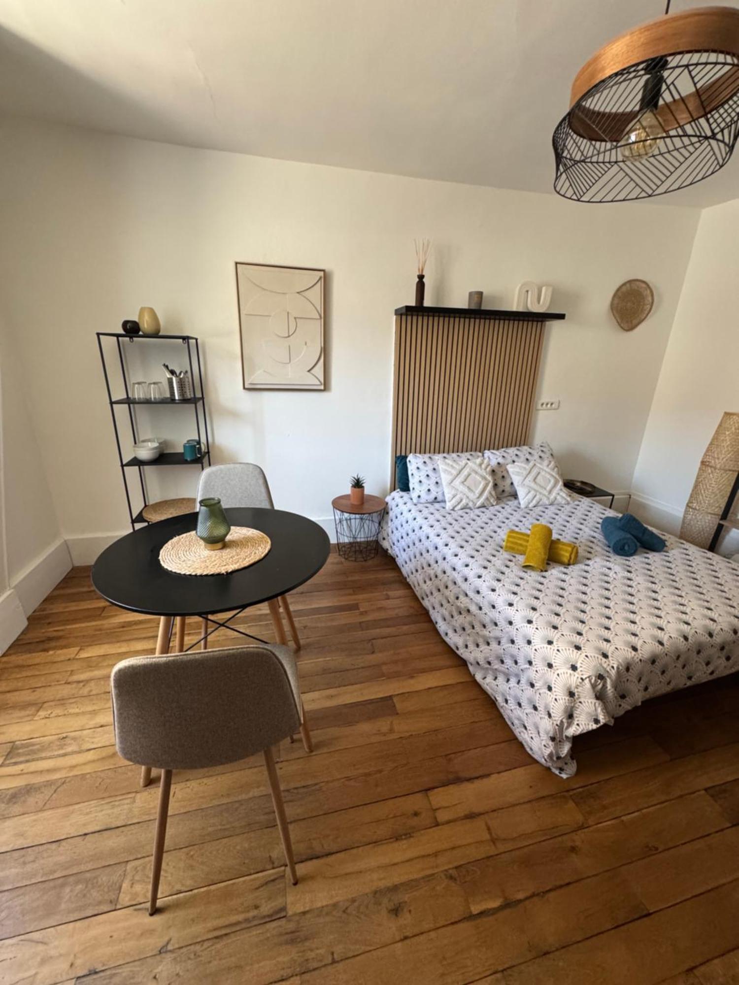 Charmant Appartement Au Coeur De Bourges Zewnętrze zdjęcie